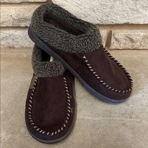 Dearfoams Men's Chocolate Brown Loafers with Cozy Knit